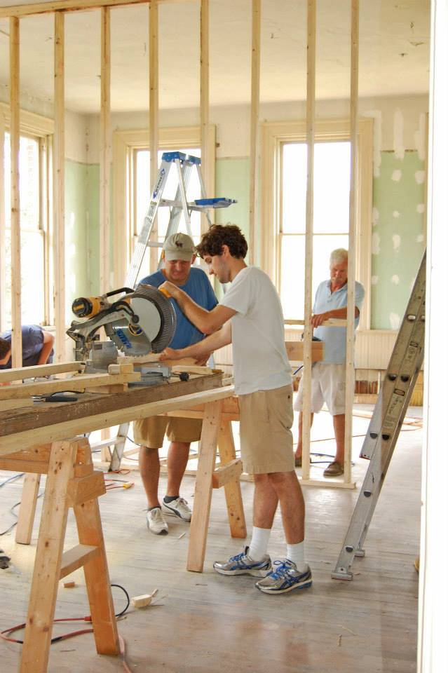 1098320_594612587228930_242608936_n